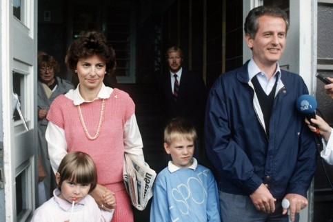 uwe barschel with wife and family uwe barschel with family