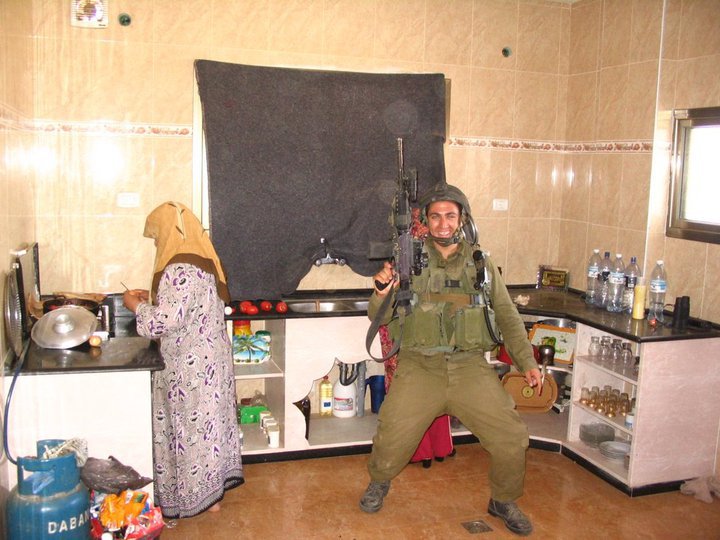 idf soldier in gaza kitchen